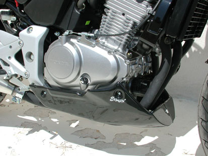 CBF 600 2004/2007 - HONDA - Kryt motoru ern leskl - Kliknutm na obrzek zavete